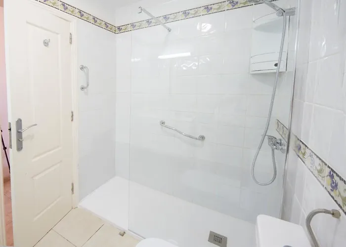 Hovima Luxury 阿德耶